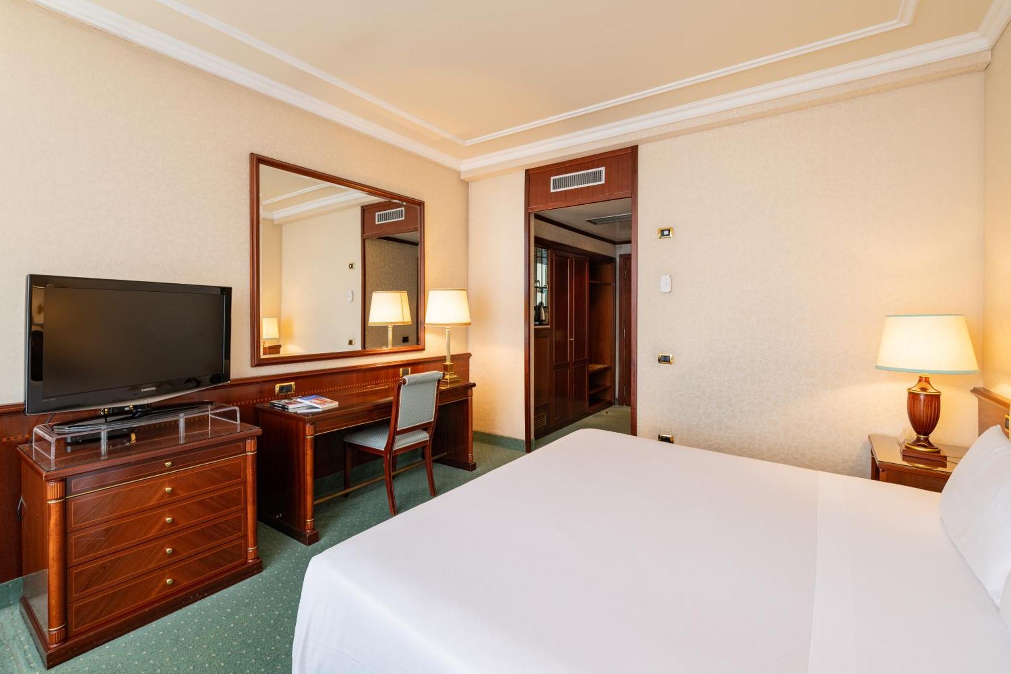 Royal Hotel Carlton Bologna Esterno foto